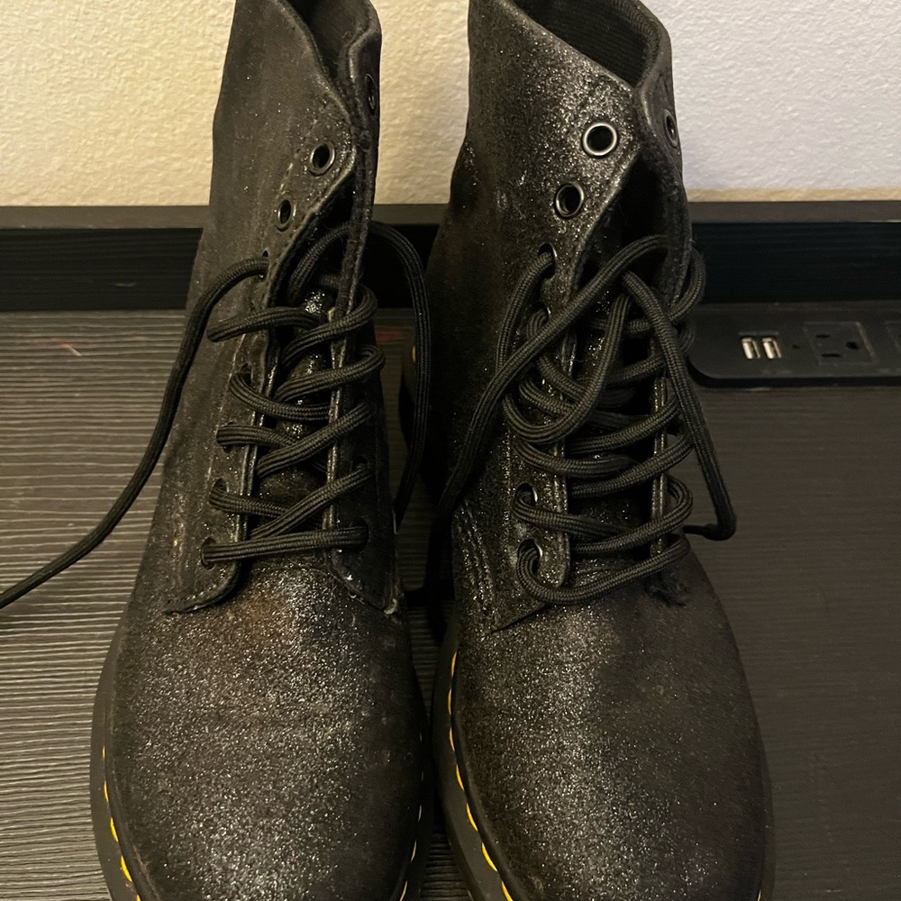 1460 Dr. Martens Boots